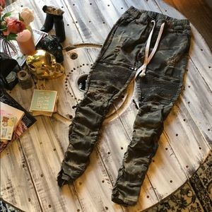 Army Print Jegging Style Joggers